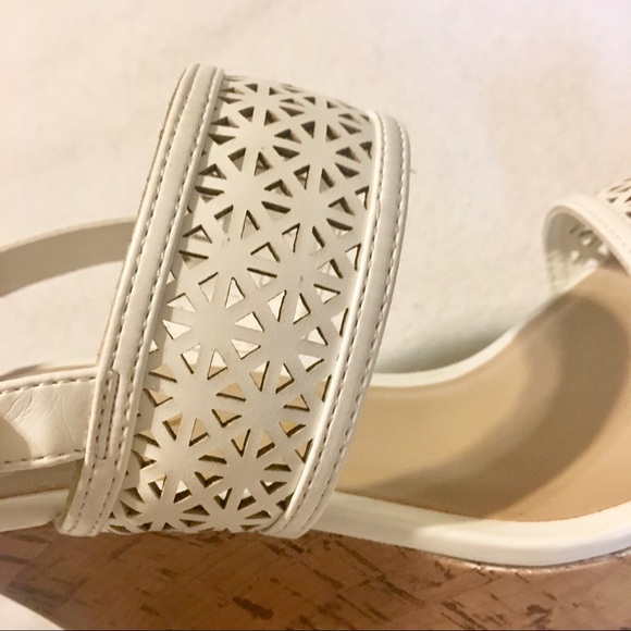 ❌SOLD❌ Unisa White Wedge Heel Sandals NEW W TAGS - Picture 4 of 8